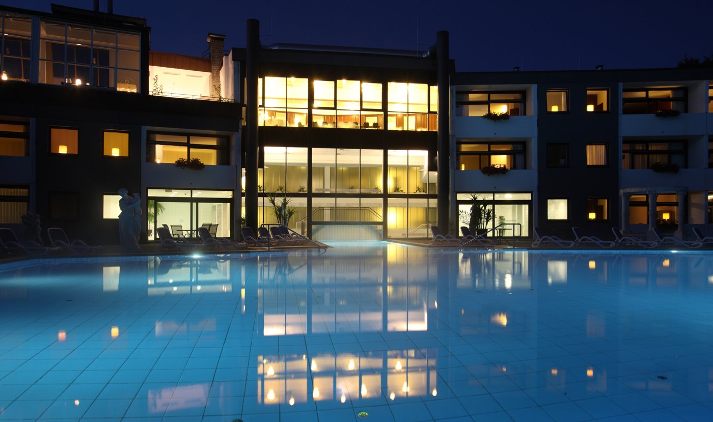 Image of Hotel des Norden and pool